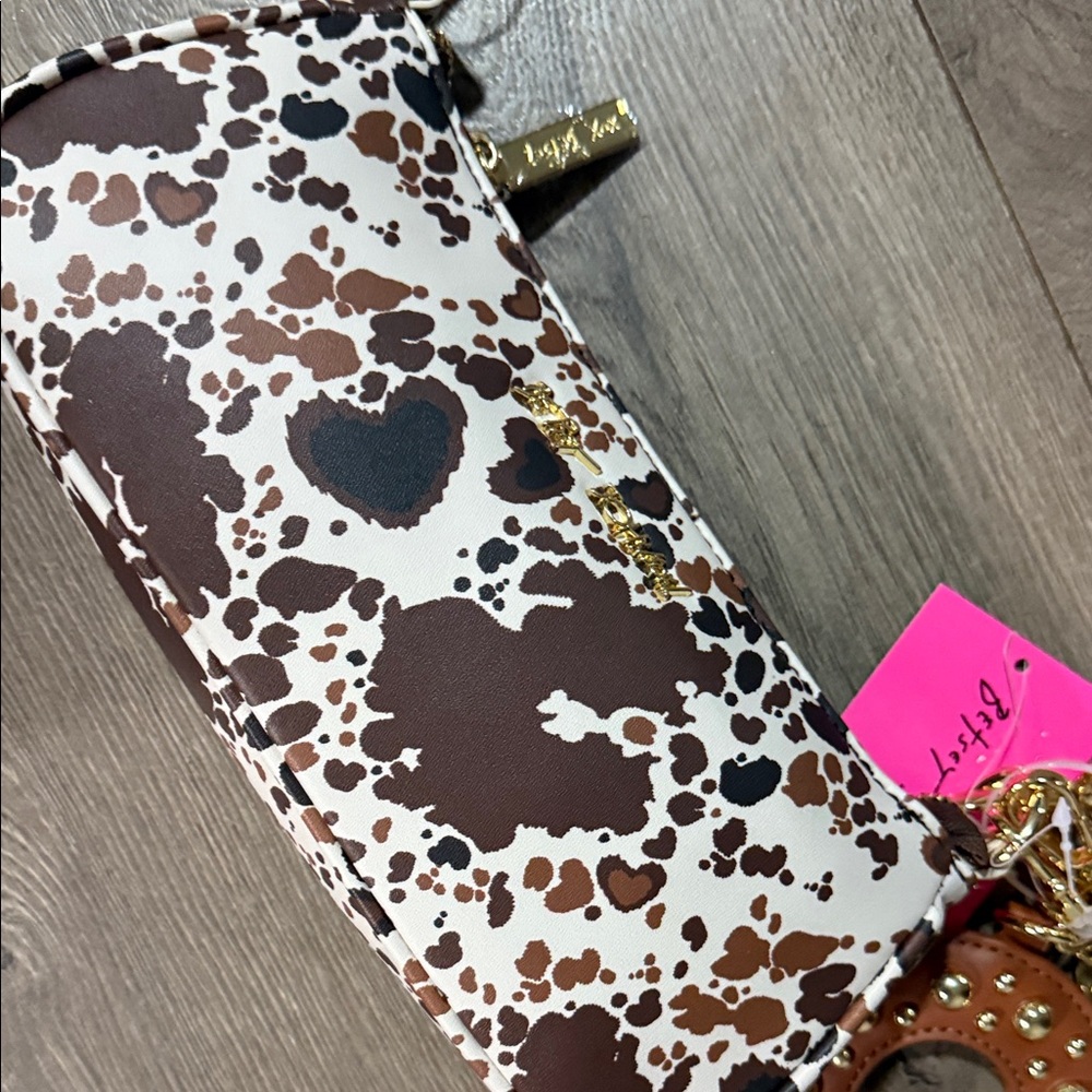 Betsey Johnson Brown and White Crossbody Bag - Picture 3 of 13
